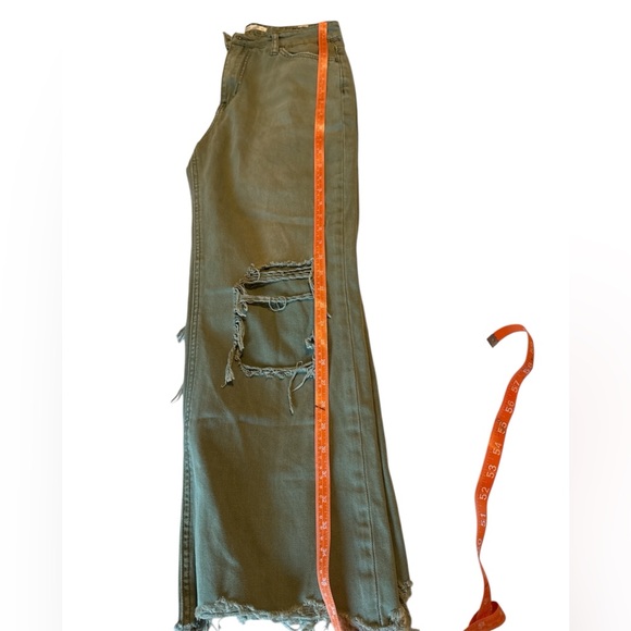 Altar’d State Aubrielle Straight Leg Jeans distressed army green size 27 - Picture 8 of 10